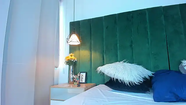 kittyy milk 001 online show from September 2025 08:15:01 PM