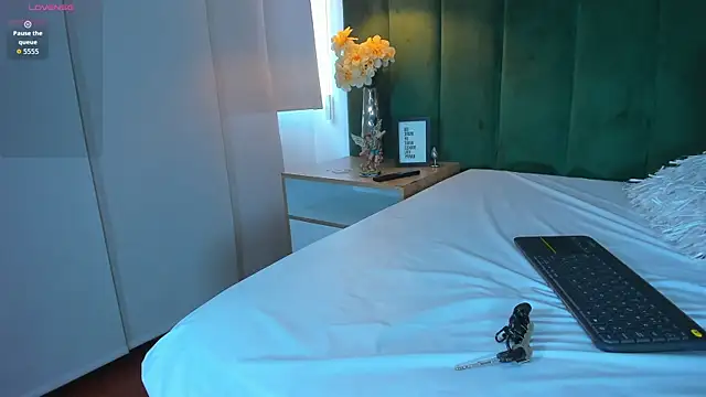 kittyy milk 001 online show from September 2025 05:53:02 PM