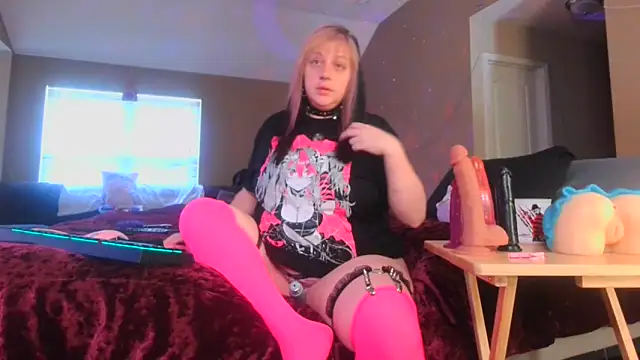 LunaSynns online show from September 2025 05:24:01 PM