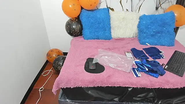 nina vixen online show from October 2025 03:41:01 PM