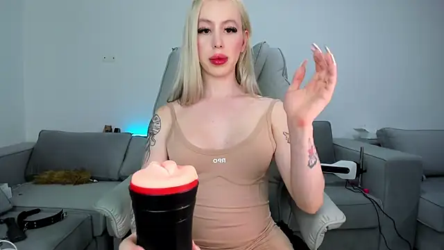 Sweet Soffi online show from December 2025 02:18:02 AM