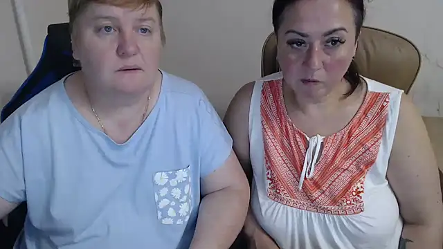 Snapshot of Bertie_Adeline chatting on October 2025 06:31:02 PM Bertie Adeline online show from October 2025 06:31:02 PM