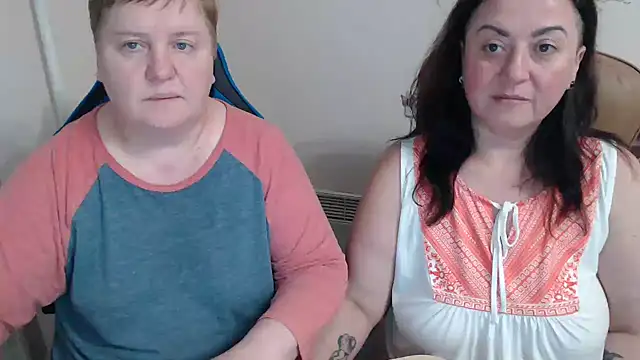 Bertie Adeline online show from November 2025 09:59:01 PM