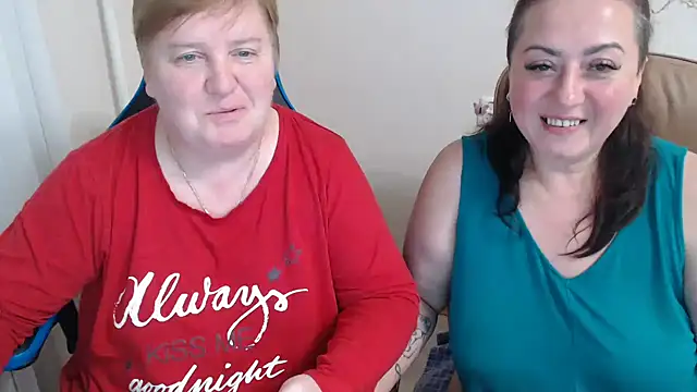 Snapshot of Bertie_Adeline chatting on October 2025 06:30:02 PM Bertie Adeline online show from October 2025 06:30:02 PM