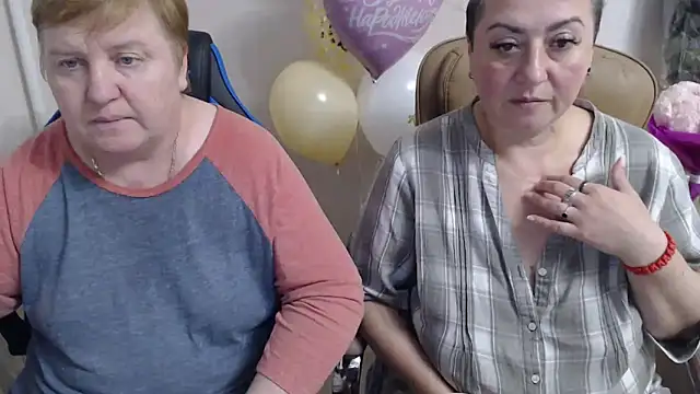 Snapshot of Bertie_Adeline chatting on October 2025 07:00:02 PM Bertie Adeline online show from October 2025 07:00:02 PM