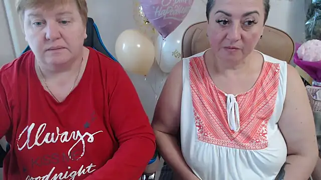 Snapshot of Bertie_Adeline chatting on October 2025 07:11:01 AM Bertie Adeline online show from October 2025 07:11:01 AM