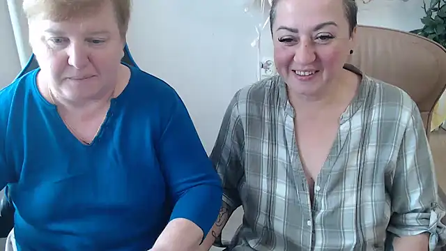 Snapshot of Bertie_Adeline chatting on October 2025 09:21:01 AM Bertie Adeline online show from October 2025 09:21:01 AM