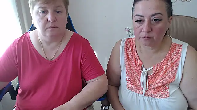 Snapshot of Bertie_Adeline chatting on September 2025 07:04:02 AM Bertie Adeline online show from September 2025 07:04:02 AM