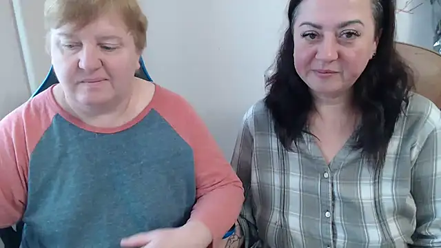 Snapshot of Bertie_Adeline chatting on October 2025 07:51:02 AM Bertie Adeline online show from October 2025 07:51:02 AM