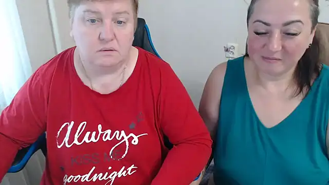 Snapshot of Bertie_Adeline chatting on October 2025 07:31:01 AM Bertie Adeline online show from October 2025 07:31:01 AM