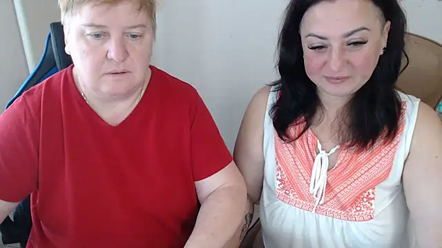 Snapshot of Bertie_Adeline chatting on September 2025 07:20:01 AM Bertie Adeline online show from September 2025 07:20:01 AM