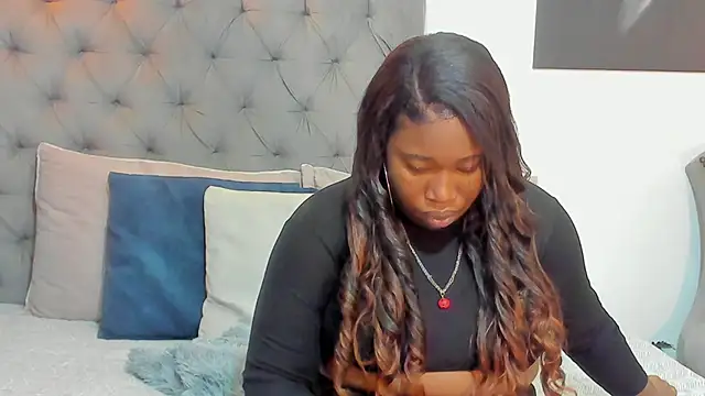 nahiroby ebony online show from April 2026 05:50:02 PM