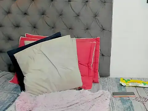 nahiroby ebony online show from March 2026 06:13:02 PM