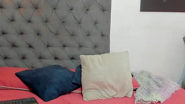 nahiroby ebony online show from May 2026 05:20:02 PM