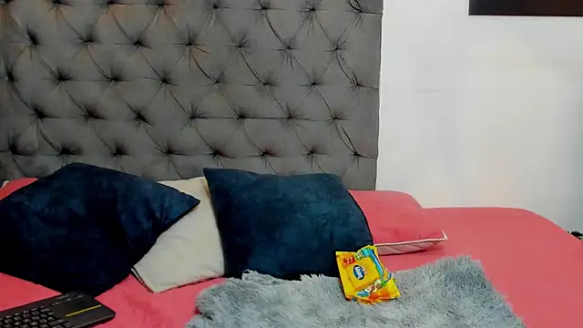 nahiroby ebony online show from March 2026 04:38:01 PM