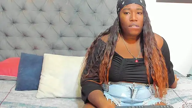 nahiroby ebony online show from April 2026 05:42:01 PM