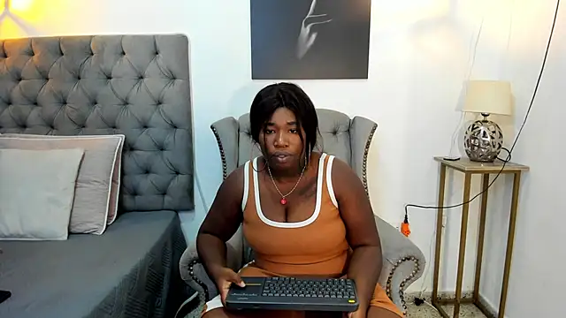 Snapshot of nahiroby_ebony chatting on September 2025 06:54:02 PM nahiroby ebony online show from September 2025 06:54:02 PM