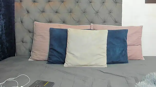 nahiroby ebony online show from March 2026 03:13:01 PM