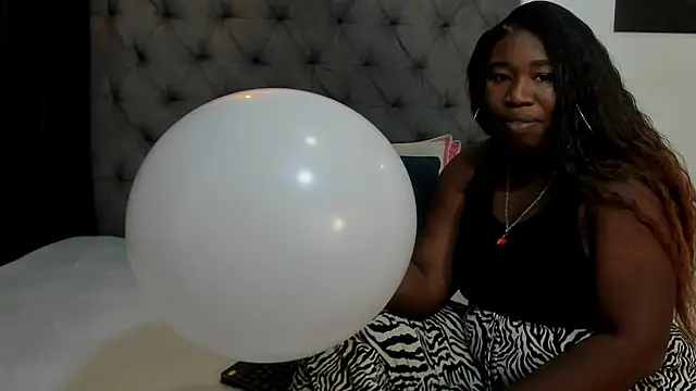 nahiroby ebony online show from March 2026 05:47:02 PM