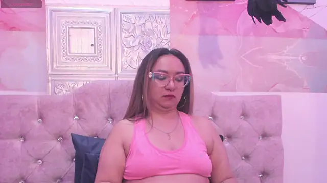 leyla smithh online show from October 2025 12:29:02 PM