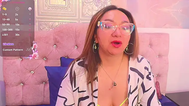 leyla smithh online show from September 2025 12:22:01 PM