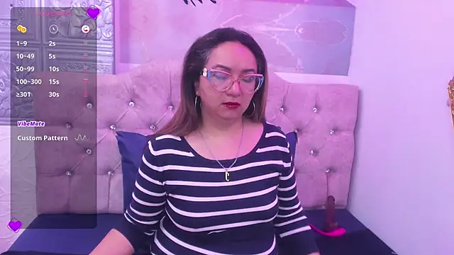 leyla smithh online show from October 2025 12:18:01 PM