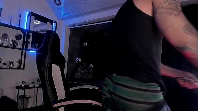 Snapshot of Master_Chiief chatting on September 2025 08:30:02 PM Master Chiief online show from September 2025 08:30:02 PM