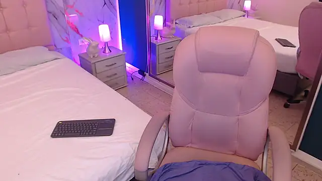 Red kytty6 online show from November 2025 03:56:02 PM