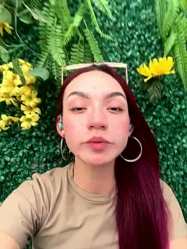 Snapshot of Red_kytty6 chatting on May 2026 06:44:01 PM Red kytty6 online show from May 2026 06:44:01 PM