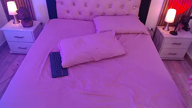 Red kytty6 online show from September 2025 08:03:02 PM
