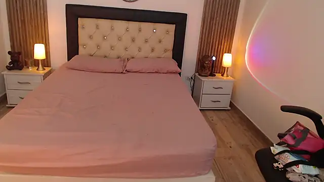 Red kytty6 online show from October 2025 09:13:02 PM