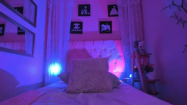 Liam evvan online show from February 2026 03:02:01 AM