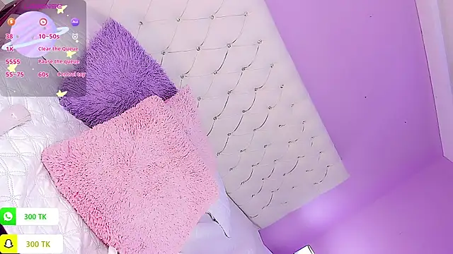 DaniielaV online show from December 2025 02:09:01 PM