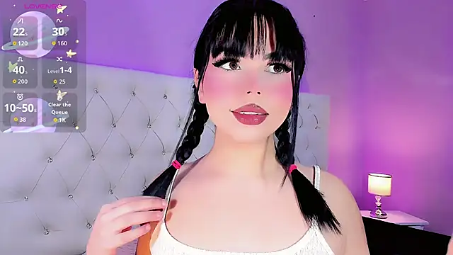 DaniielaV online show from September 2025 01:04:01 PM