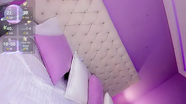 DaniielaV online show from March 2026 01:00:01 PM