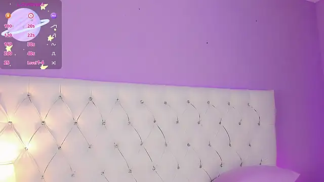 DaniielaV online show from February 2026 01:11:02 PM