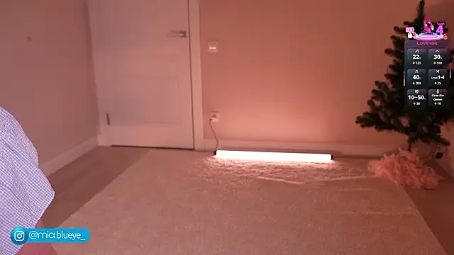 Miablueye online show from February 2026 04:37:01 PM