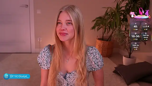 Miablueye online show from November 2025 05:27:02 PM