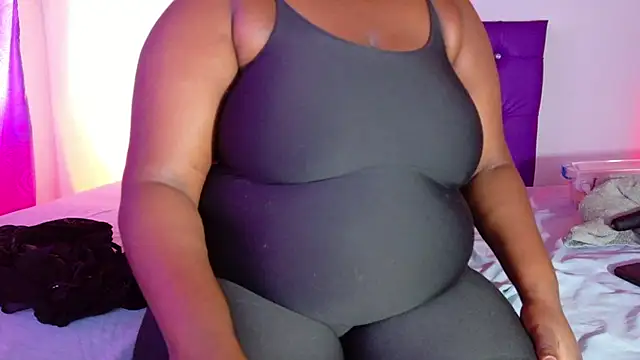 ebony NeighborMoans online show from December 2025 06:40:01 PM