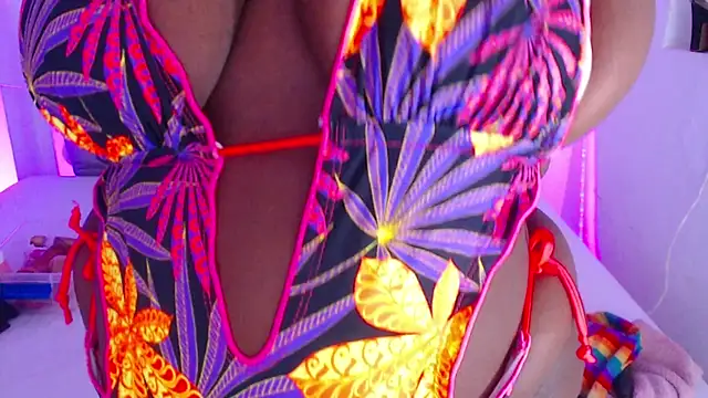 ebony NeighborMoans online show from October 2025 03:16:01 AM