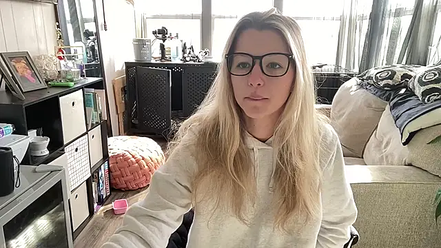 playwithdakota online show from November 2025 03:40:02 PM