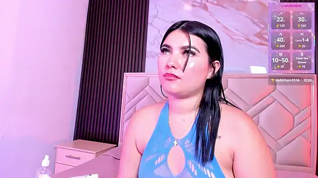 MiaaFarrel online show from October 2025 01:49:01 AM