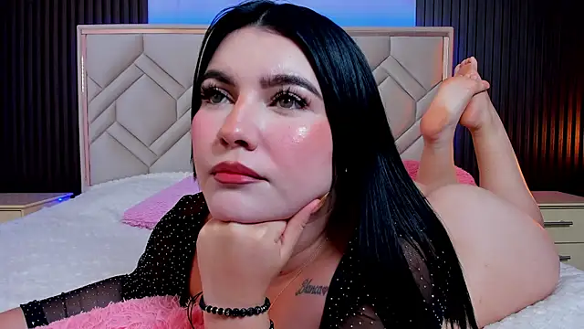 MiaaFarrel online show from January 2026 07:21:01 PM