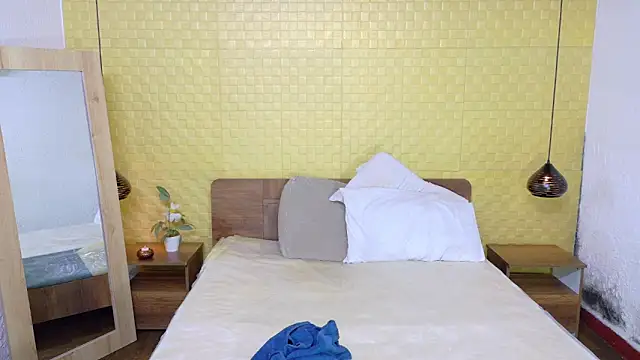 fat naughtyass online show from March 2026 01:24:01 PM