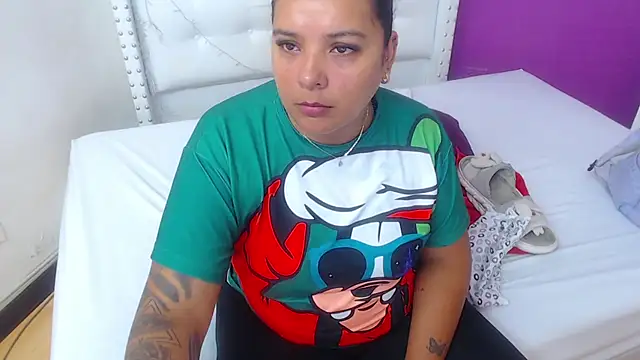 fat naughtyass online show from October 2025 01:43:02 PM