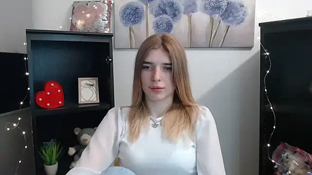 JuiceLips   online show from November 2025 03:48:02 PM