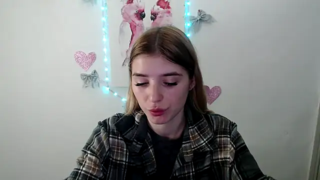 JuiceLips   online show from November 2025 01:55:01 PM