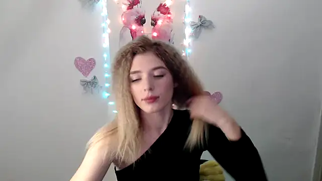 JuiceLips   online show from November 2025 01:33:02 PM