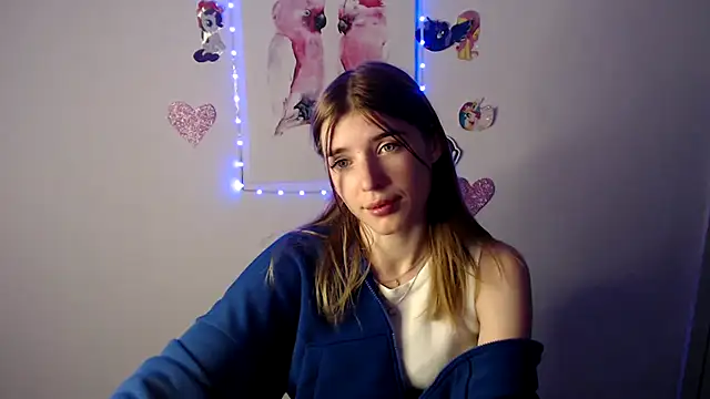 JuiceLips   online show from October 2025 01:25:01 PM