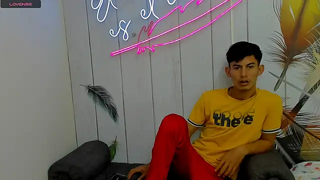 Snapshot of Holdme_Hot chatting on October 2025 04:14:02 AM Holdme Hot online show from October 2025 04:14:02 AM